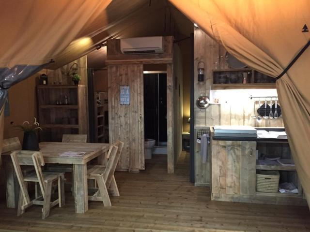 Camping Site De Gorge Vent Frejus Room photo